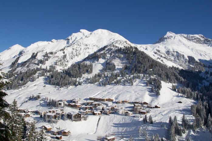 Schnee_Nov17_lech-zuers-tourismus_by_BernadetteOtt