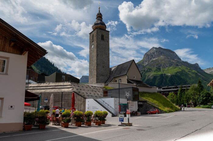 Parkgarage Anger und die Lecher Kirche