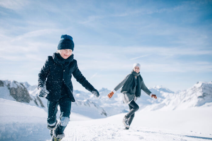 Winterwandern mit der Familie am Wanderweg Rüfikopf in Vorarlberg