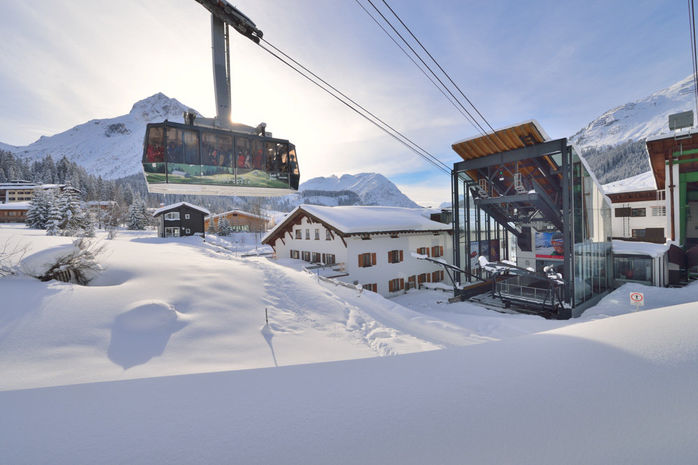 1_Ski-Arlberg-2C-Pool-West-by-Josef-Mallaun-281-29_banner_fullscreen