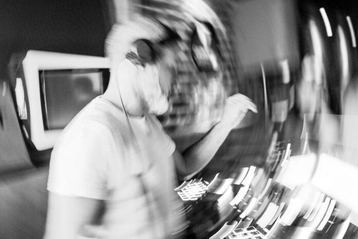 DJ beim Musik auflegen