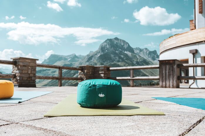 GOLD_BERG_YOGA_105848