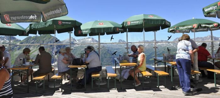 Ruefikopf Terrasse Nachmittag