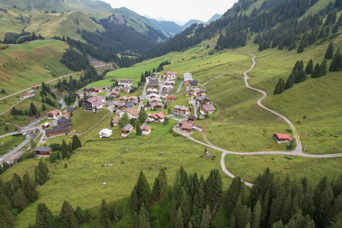 Stubenbach aus der Vogelperspektive mit Grillplatz am Rand des Ortsteils