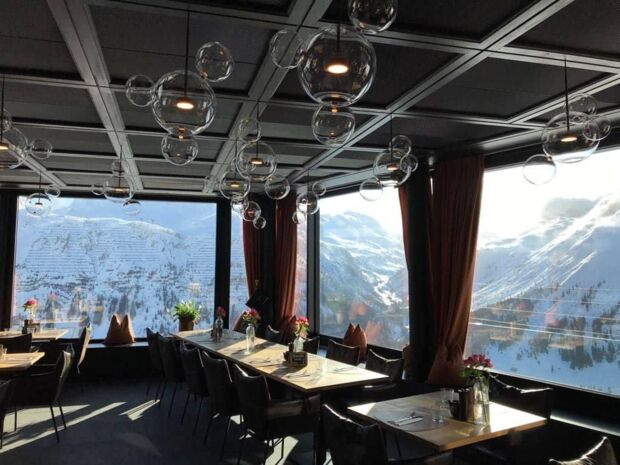 39958260_1998204547136093_67504512092340224_n