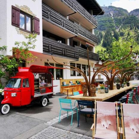 Dorftisch im Hotel Sandhof