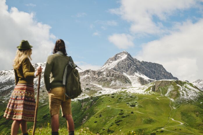 Wandern mit Bergblick Burg Hotel Lech am Arlberg