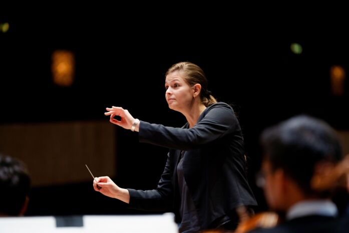 Katharina Muellner Dirigierend